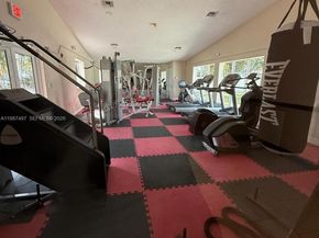 6045 NW 186th St 115, Hialeah FL 33015