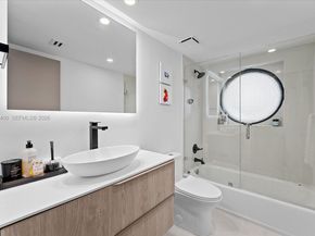 3640 Yacht Club Dr 310, Aventura FL 33180