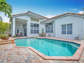 4123 W Lake Estates Dr, Davie FL 33328