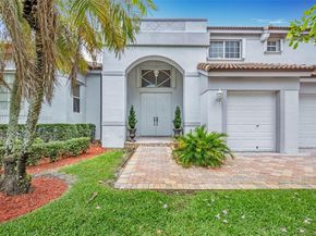 4123 W Lake Estates Dr, Davie FL 33328