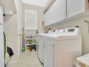 4123 W Lake Estates Dr, Davie FL 33328