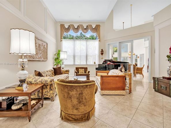 4123 W Lake Estates Dr, Davie FL 33328