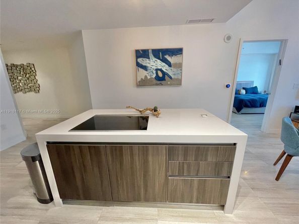 851 NE 1st Ave 2605, Miami FL 33132