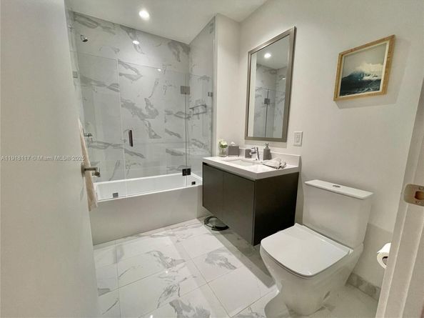 851 NE 1st Ave 2605, Miami FL 33132