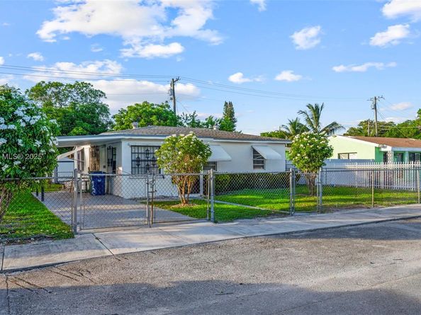 1235 NW 86th St, Miami FL 33147