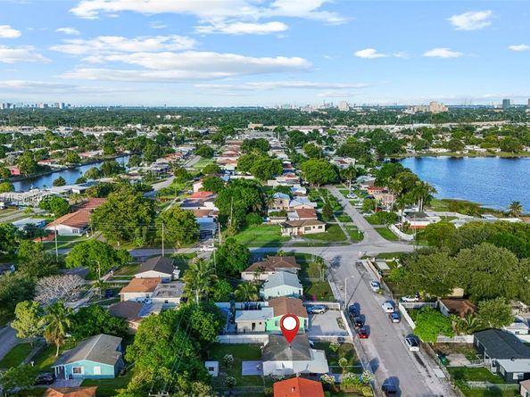 1235 NW 86th St, Miami FL 33147