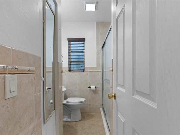 1235 NW 86th St, Miami FL 33147