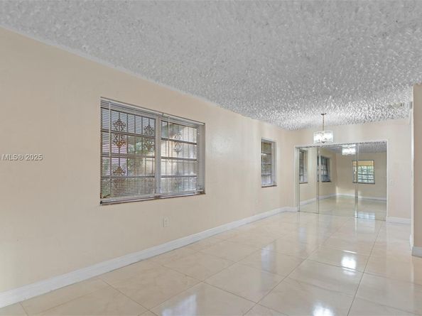 1235 NW 86th St, Miami FL 33147