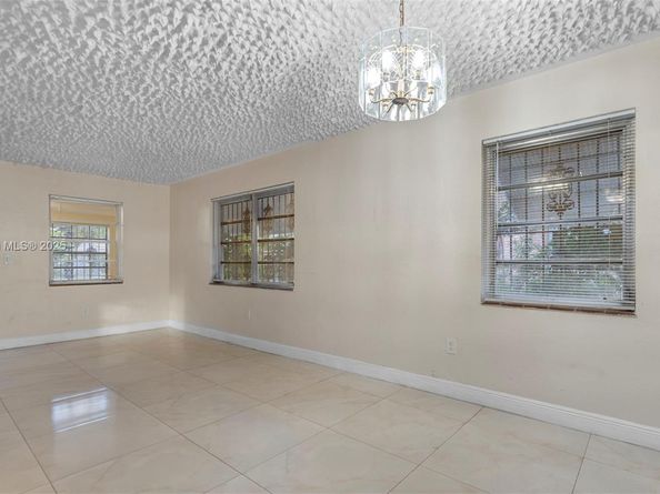 1235 NW 86th St, Miami FL 33147