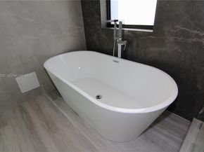 3540 Oak Ave, Miami FL 33133