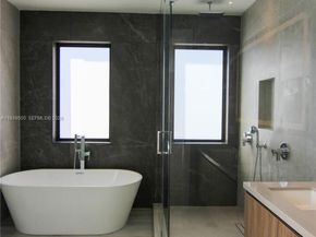 3540 Oak Ave, Miami FL 33133