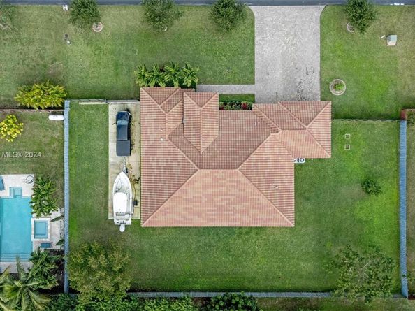 1528 NW 21st St, Homestead FL 33030