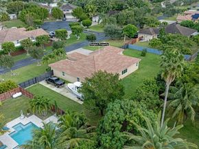 1528 NW 21st St, Homestead FL 33030