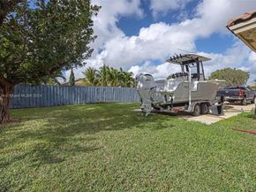 1528 NW 21st St, Homestead FL 33030