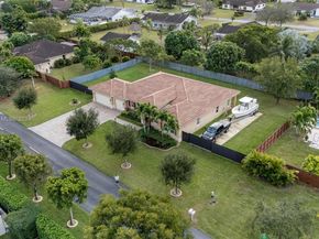 1528 NW 21st St, Homestead FL 33030