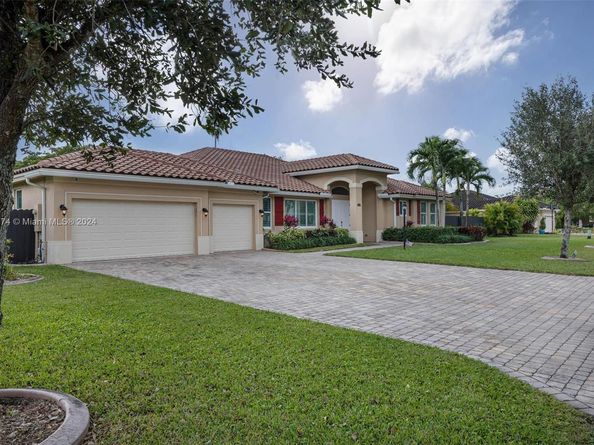 1528 NW 21st St, Homestead FL 33030