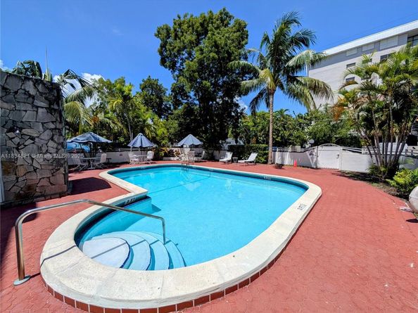1075 93rd ST 401, Bay Harbor Islands FL 33154