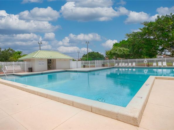 11101 SW 15th Mnr, Davie FL 33324