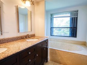 11101 SW 15th Mnr, Davie FL 33324