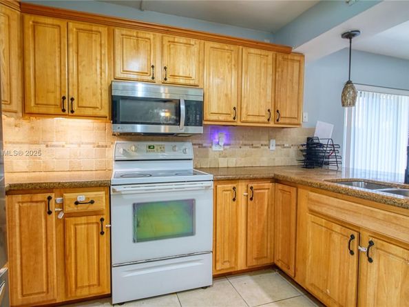 11101 SW 15th Mnr, Davie FL 33324