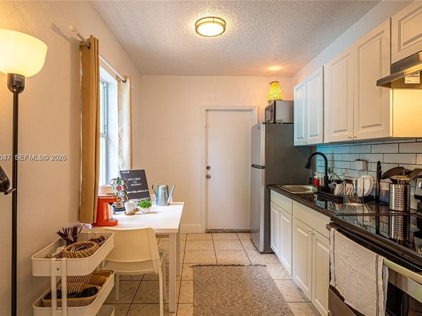 7031 NW 6th Ct, Miami FL 33150