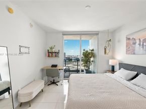 90 SW 3rd St 2706, Miami FL 33130