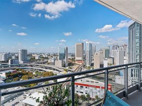 90 SW 3rd St 2706, Miami FL 33130