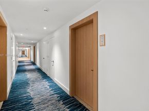 90 SW 3rd St 2706, Miami FL 33130