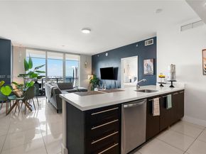 90 SW 3rd St 2706, Miami FL 33130