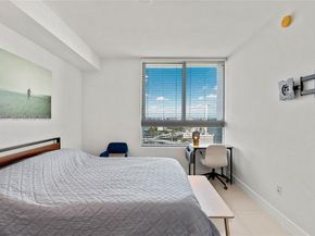 90 SW 3rd St 2706, Miami FL 33130