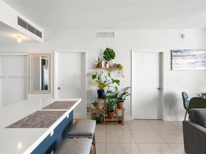 90 SW 3rd St 2706, Miami FL 33130