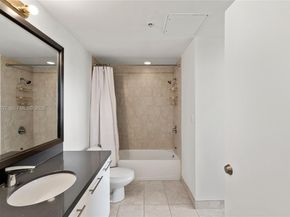 90 SW 3rd St 2706, Miami FL 33130