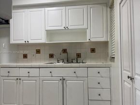 5260 SW 2nd St, Miami FL 33134