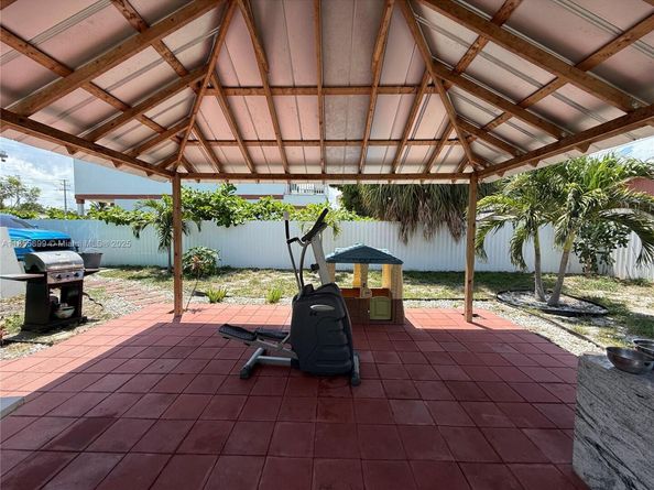733 45th St, West Palm Beach FL 33407