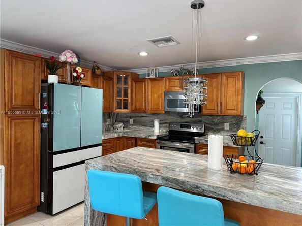 733 45th St, West Palm Beach FL 33407