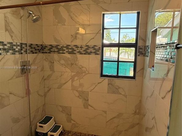 733 45th St, West Palm Beach FL 33407