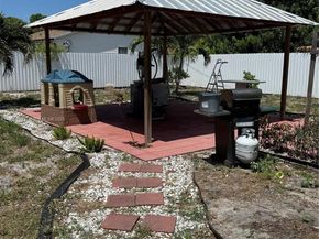 733 45th St, West Palm Beach FL 33407