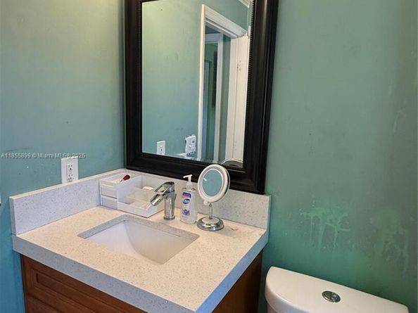 733 45th St, West Palm Beach FL 33407