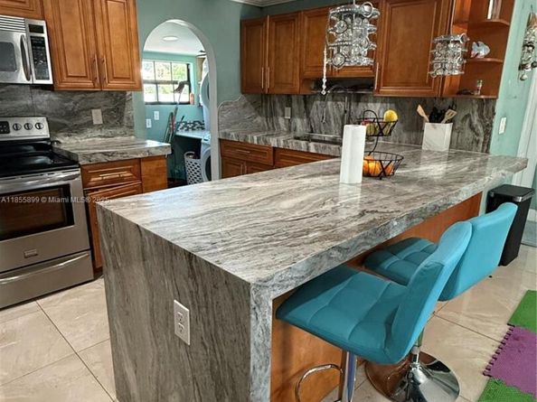 733 45th St, West Palm Beach FL 33407