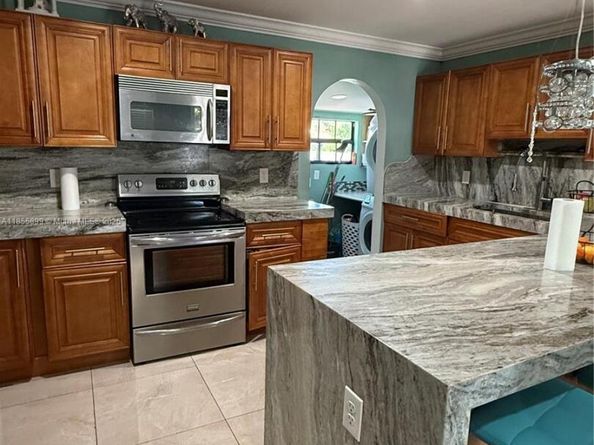 733 45th St, West Palm Beach FL 33407