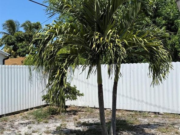 733 45th St, West Palm Beach FL 33407