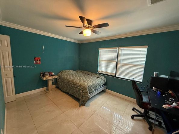 733 45th St, West Palm Beach FL 33407