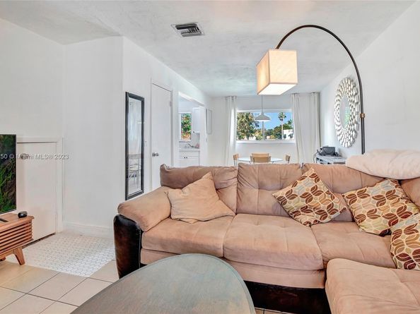 5960 NE 5th Ct 6, Miami FL 33137