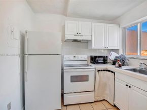 5960 NE 5th Ct 6, Miami FL 33137