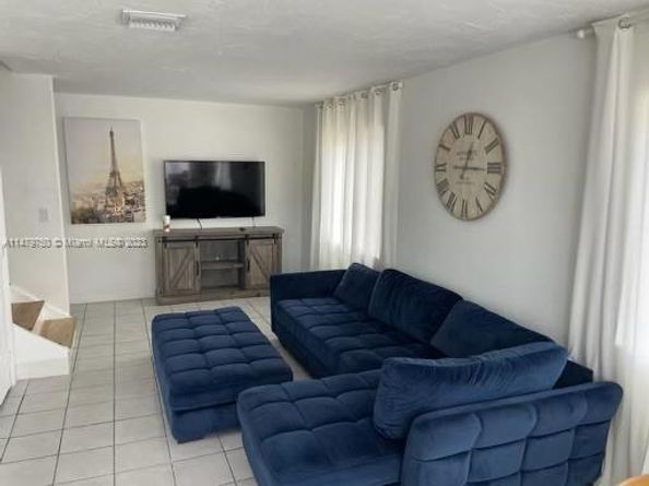 5960 NE 5th Ct 6, Miami FL 33137