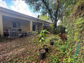 1221 NE 32nd Ter, Homestead FL 33033