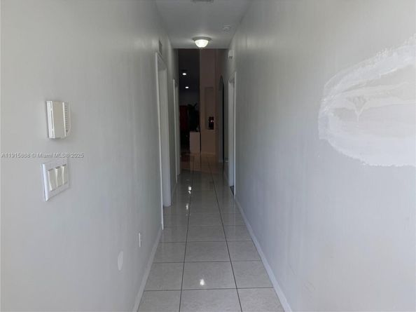 1221 NE 32nd Ter, Homestead FL 33033