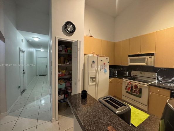 1221 NE 32nd Ter, Homestead FL 33033