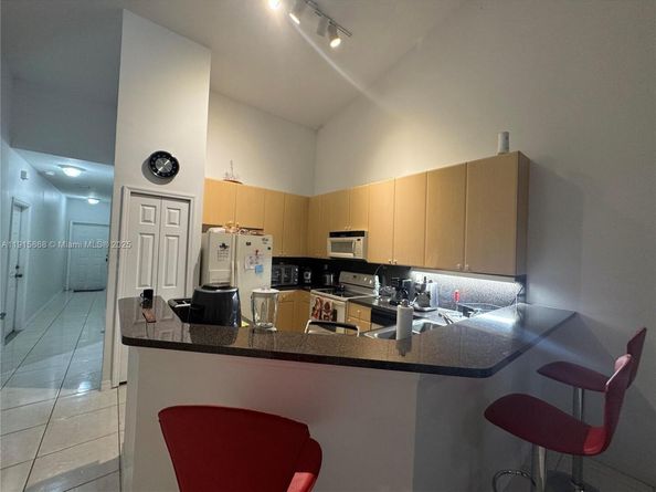 1221 NE 32nd Ter, Homestead FL 33033