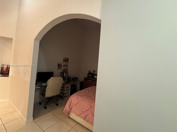 1221 NE 32nd Ter, Homestead FL 33033